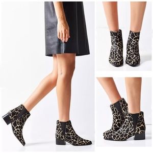 Urban Outfitters Giraffe Print Pony Hair Pola Chelsea Boot Bootie EU 39 US 8-8.5